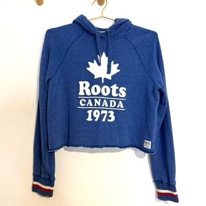 Roots Canada Blue & White Raw Hem Cropped Hooded Sweatshirt Women’s Size Medium